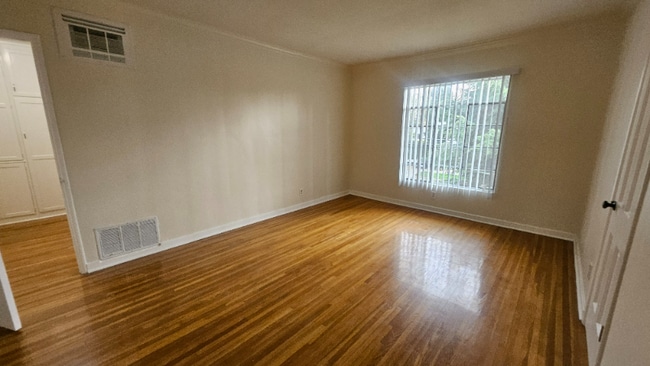 Building Photo - 4221 Los Feliz Rental