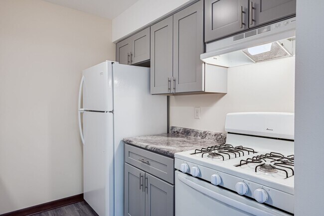 Photo - 4340 W Loomis Apts