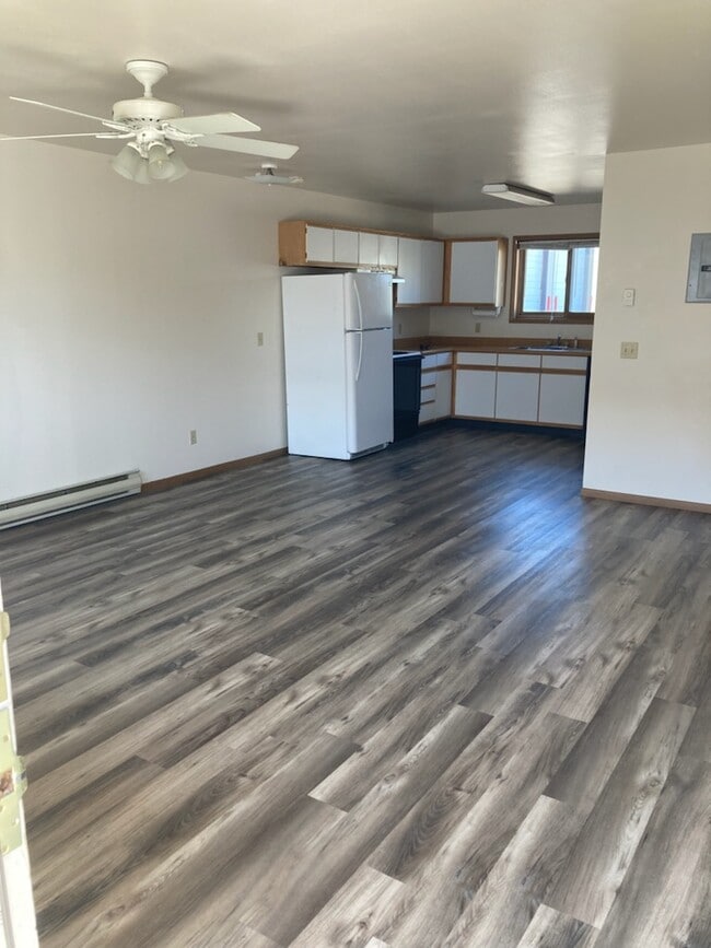 Building Photo - 2820 Baker Dr Unit #3 Rental