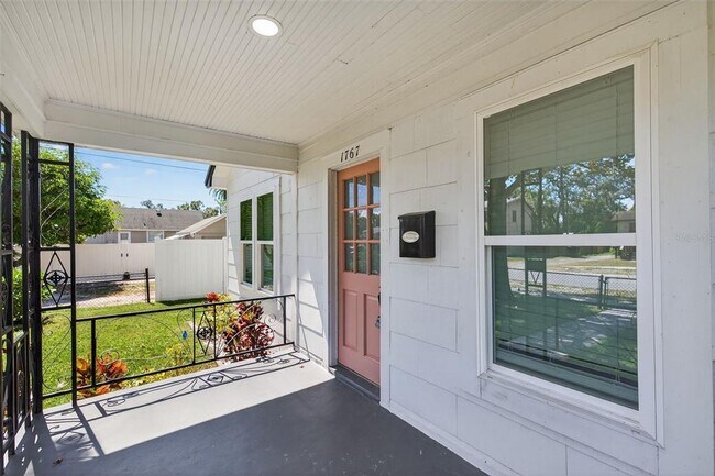 Photo - 1767 Scranton St S