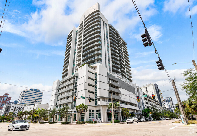 Building Photo - 315 NE 3rd Ave Unit 1501 Rental