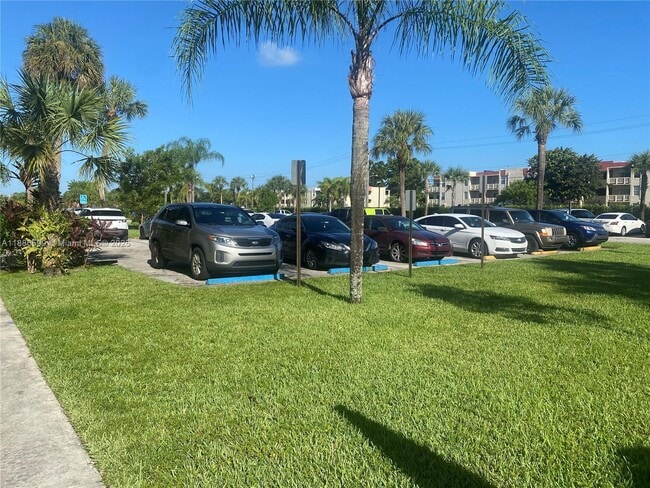 Photo - 3700 NW 21st St Unidad 412