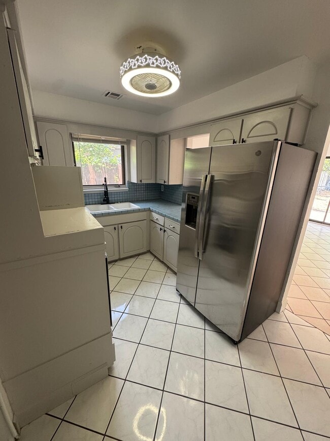 Photo - 5607 NW Beechwood Dr