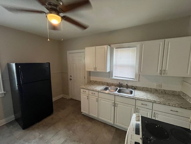 Photo - 1134-1136 S Champion Ave Unidad 1134