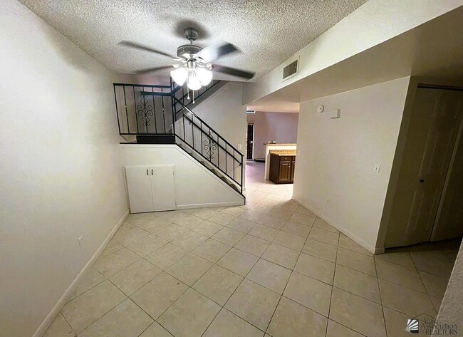 Photo - 2045 S 14th Ave Unidad 10