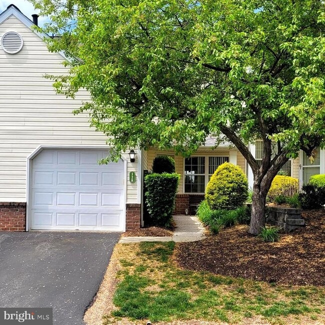 Photo - 128 Hickory Ln Townhome