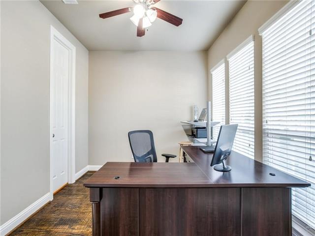 Photo - 1702 Tulare Dr