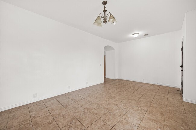 Photo - 5519 Jay Thrush Dr