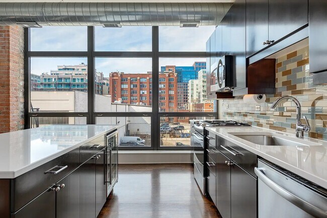 Kitchen with Wine Fridge - 23 N Green St Unit 23 N Green St, #306