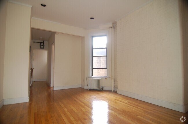Building Photo - 246 Mott St Unit 18 Rental