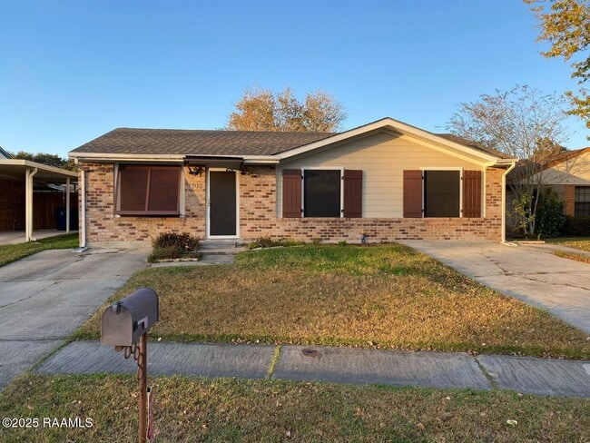 Building Photo - 102 Thompson Loop Rental