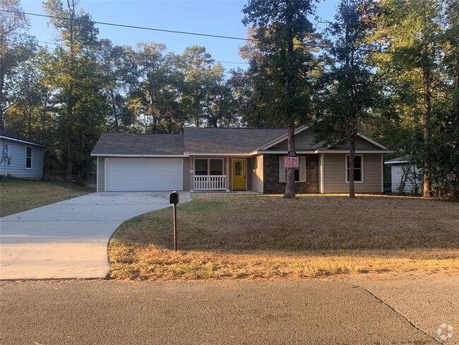 Building Photo - 10855 Royal Pines Dr Rental