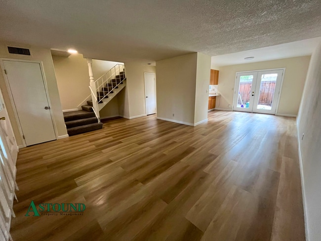 Building Photo - 68 Fountainhead Ct Rental