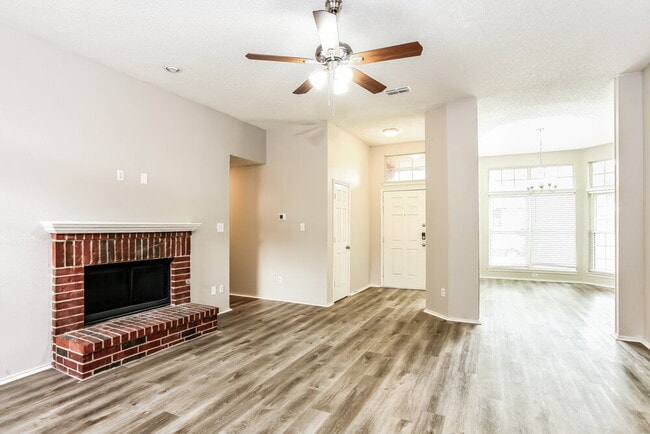 Photo - 7026 Lo Chalmers Ln