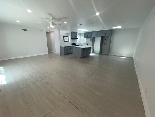 Photo - Spacious 3bed 2bath House for Rent in Garden Grove
