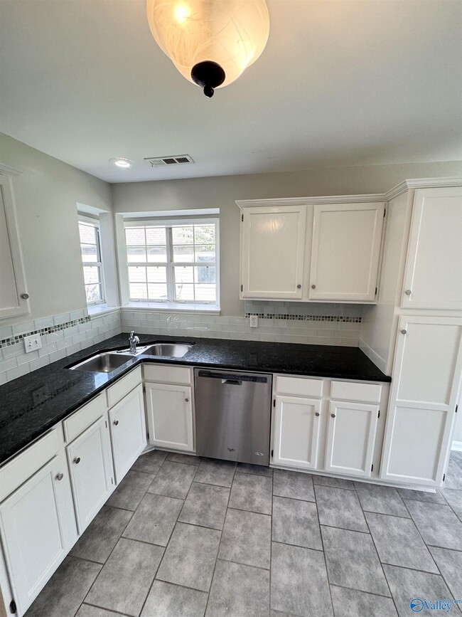 Photo - 102 Sunset Cir