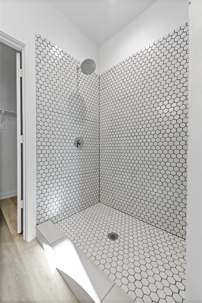 Photo - 3703 Nagle St