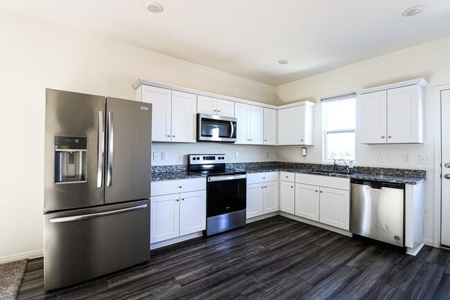 Photo - 627 Alterra Way