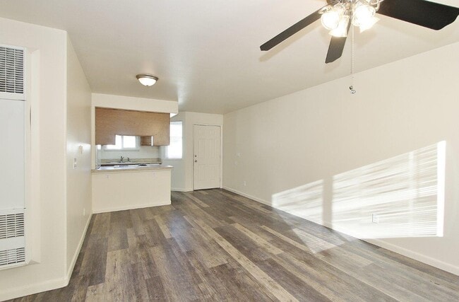 Photo - 525 N Moffatt Ave