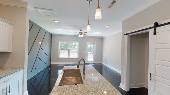 Photo - 157 W Rossview Rd