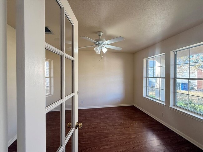 Photo - 1713 Primrose Ln