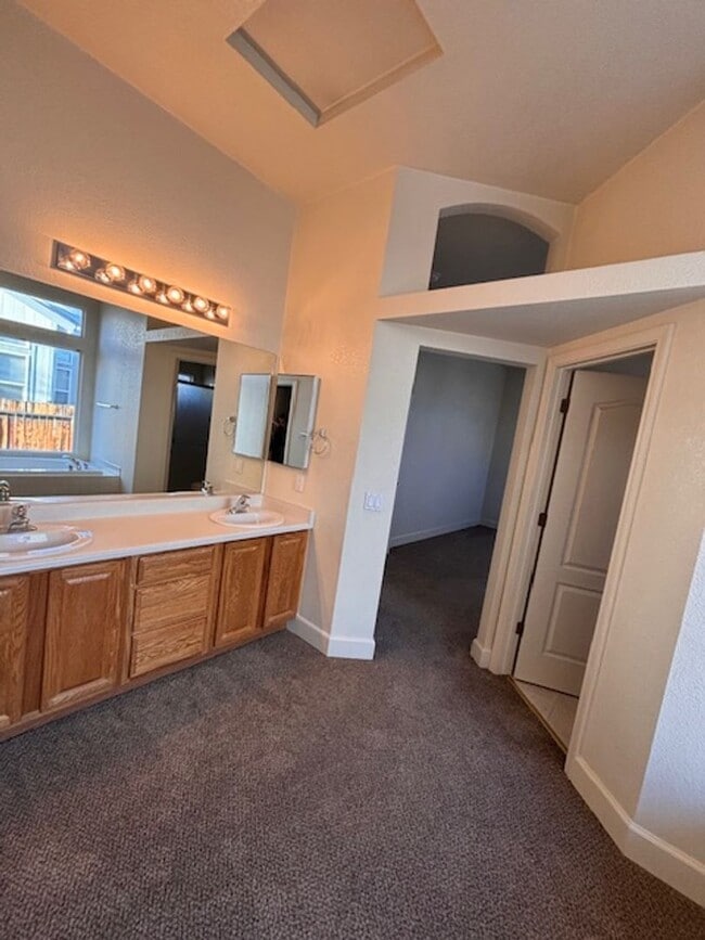 Photo - 719 Red Jacket Dr