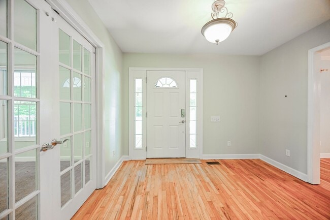 Photo - 237 Riverbend Rd