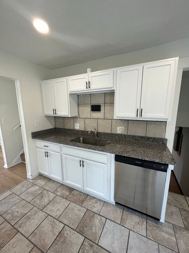 Photo - Charming 3 Bedroom Home with Finished Base...