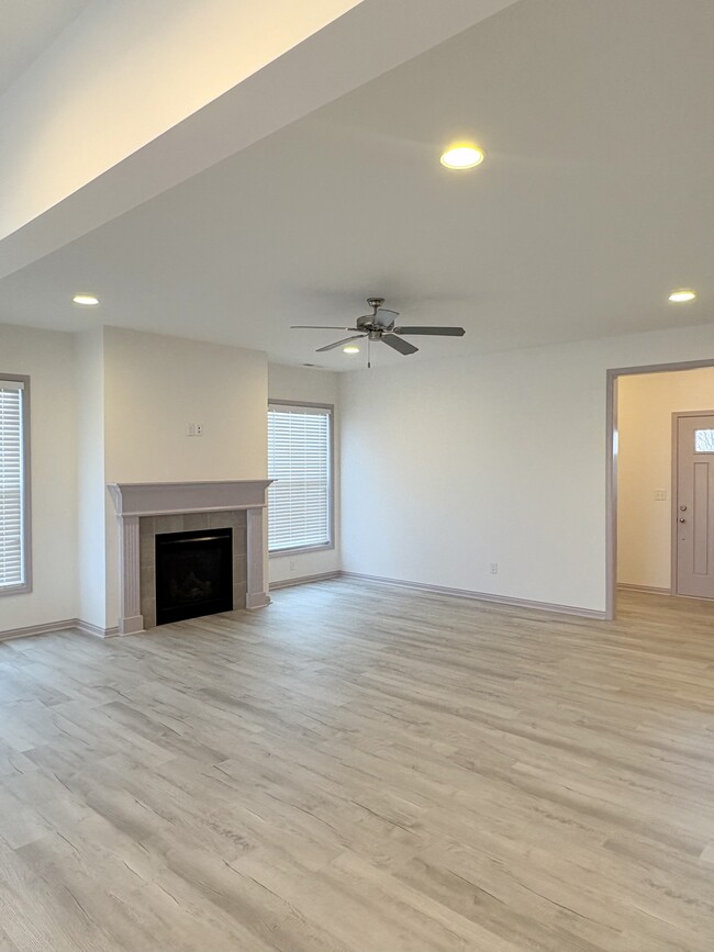 Photo - 839 Sweet Bay Ave