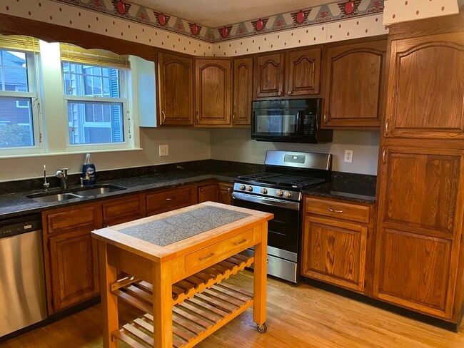 Photo - 100 Ridge St
