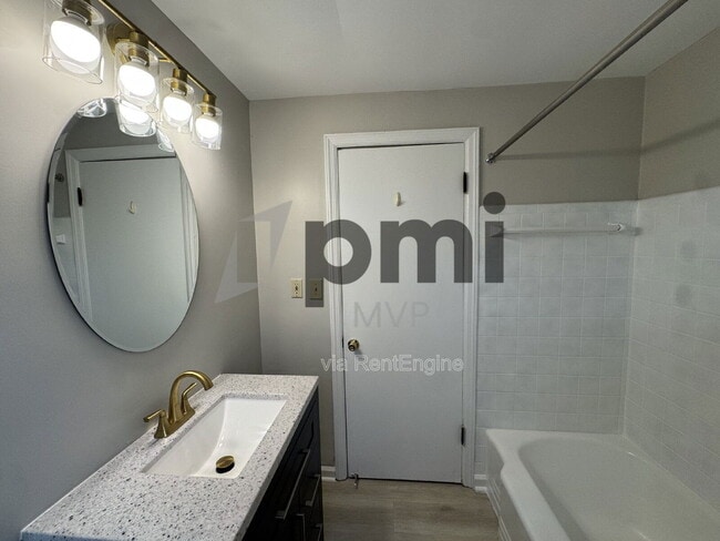 Photo - 2135 Ridgeview Rd