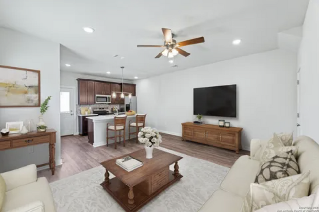 Photo - 810 S Walters St Unidad 102