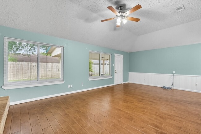 Photo - 9731 Shell Rock Rd