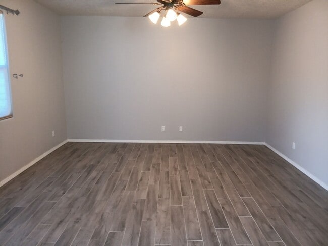 Photo - 3 Bedroom, 2.5 Bathroom Home! Schedule a Showing Today!