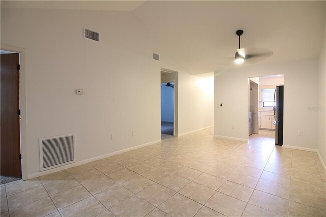 928 Winnie Ln
