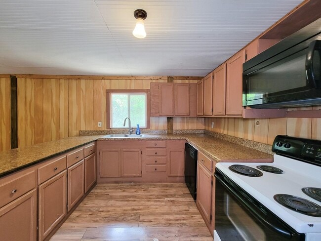 Photo - 20272 Forest Woods Ln