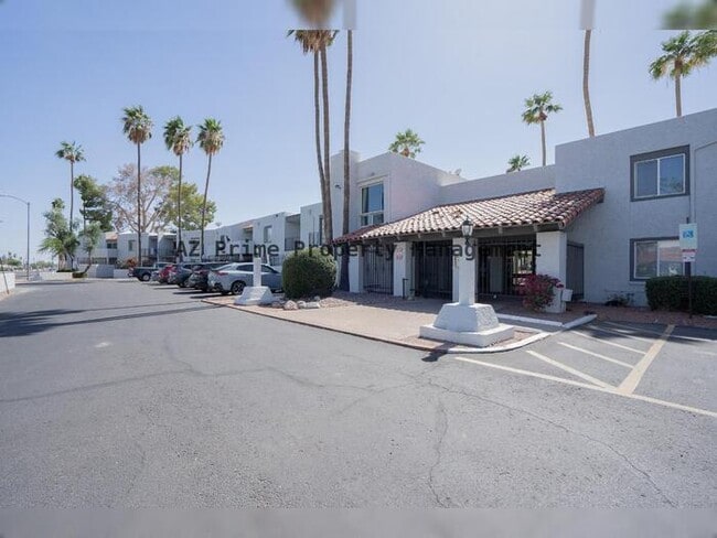 Building Photo - 3314 N 68th St Unit 201