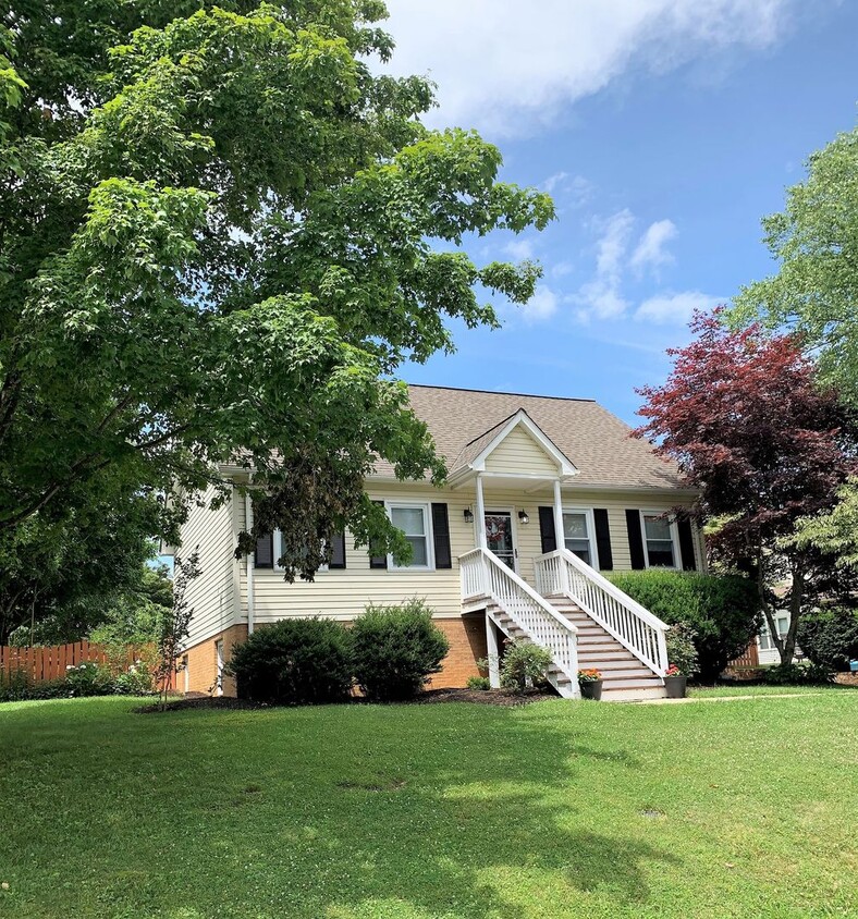 Photo - 1180 Constitution Via  4 Bed, 2 Bath House Available August 14th!