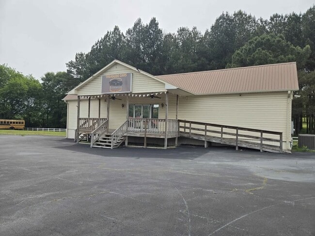 Building Photo - 64245 US Highway 231