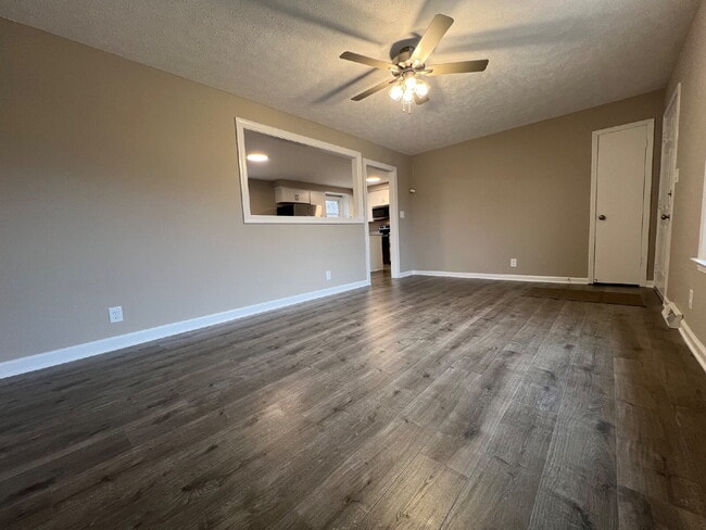 Photo - 504 Overton Dr