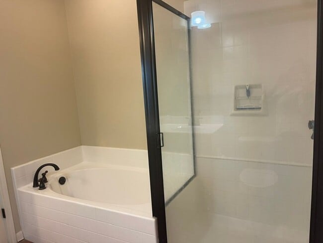Photo - 4424 105th St