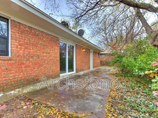 Photo - 401 NW 86th St