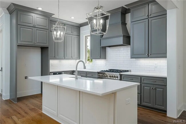 Photo - 303 Trails End Ln