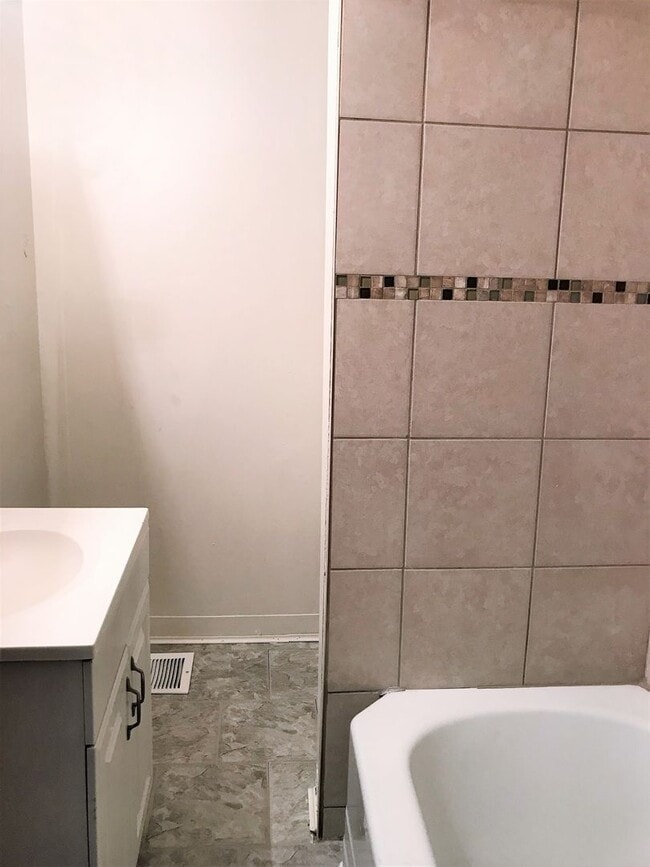 Photo - Highland Park - Apartments For Rent In Pittsburgh Unit 1