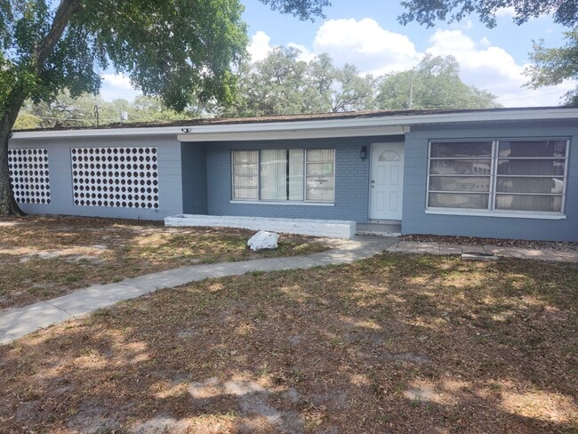 Building Photo - 111 E Linebaugh Ave. Rental