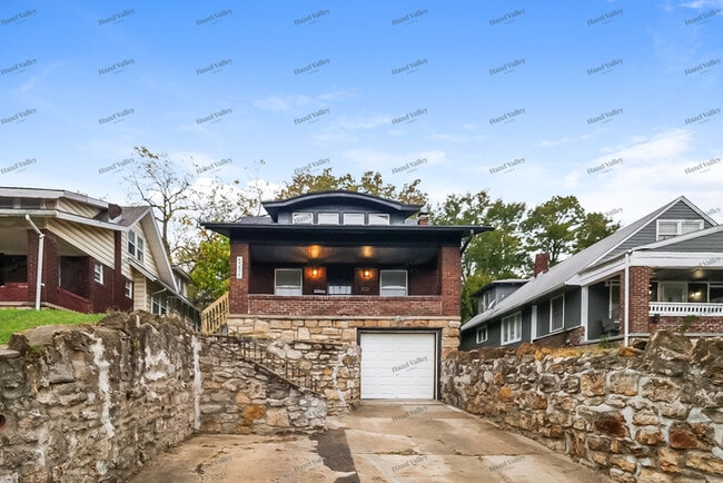 Photo - 5236 Woodland Ave