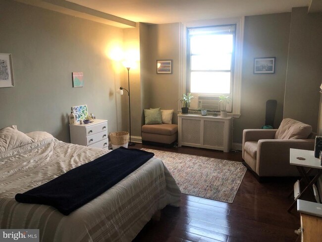 Photo - 2031 Locust St Unidad 401