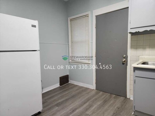 Photo - 145 Rhodes Ave