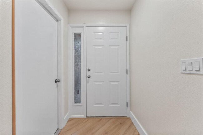 Photo - 3058 Overlook Pl