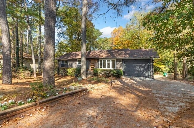 2958 Harcourt Dr